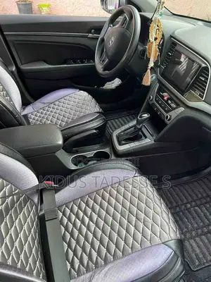 Hyundai Avante 2018 Blue