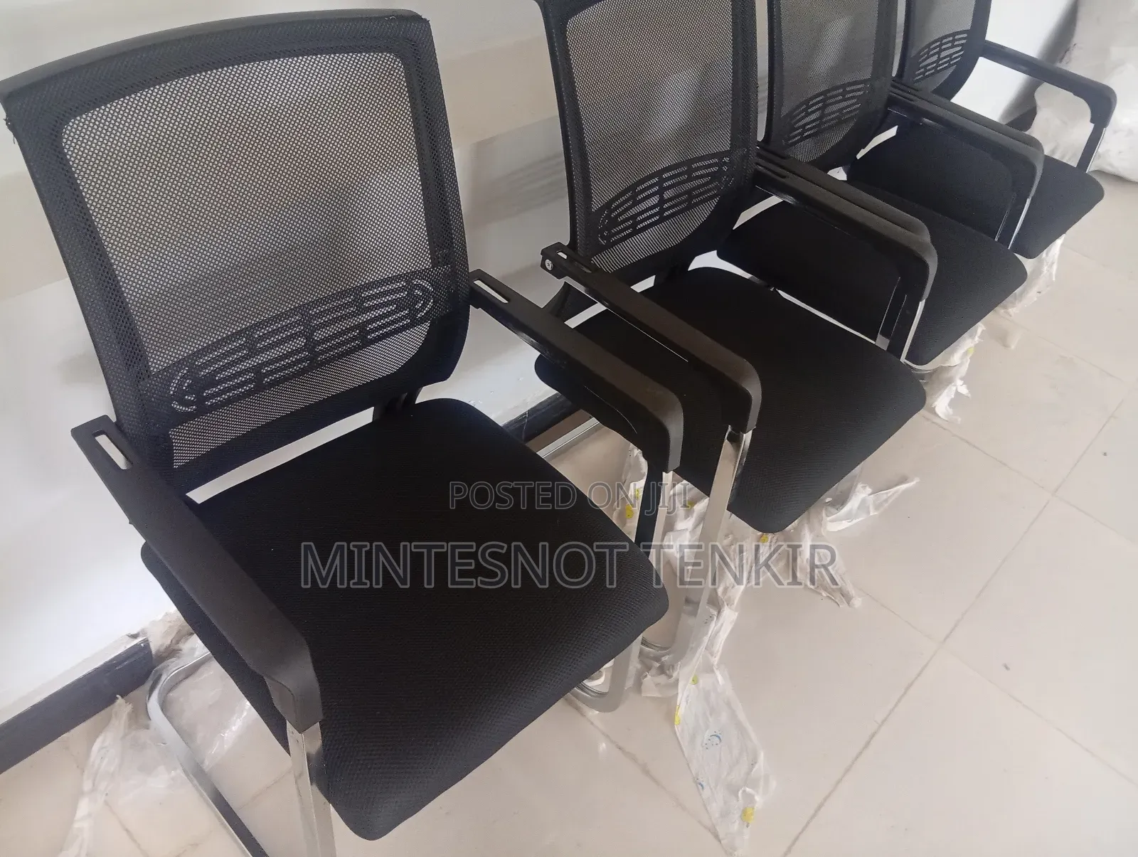 Gust Chair Local