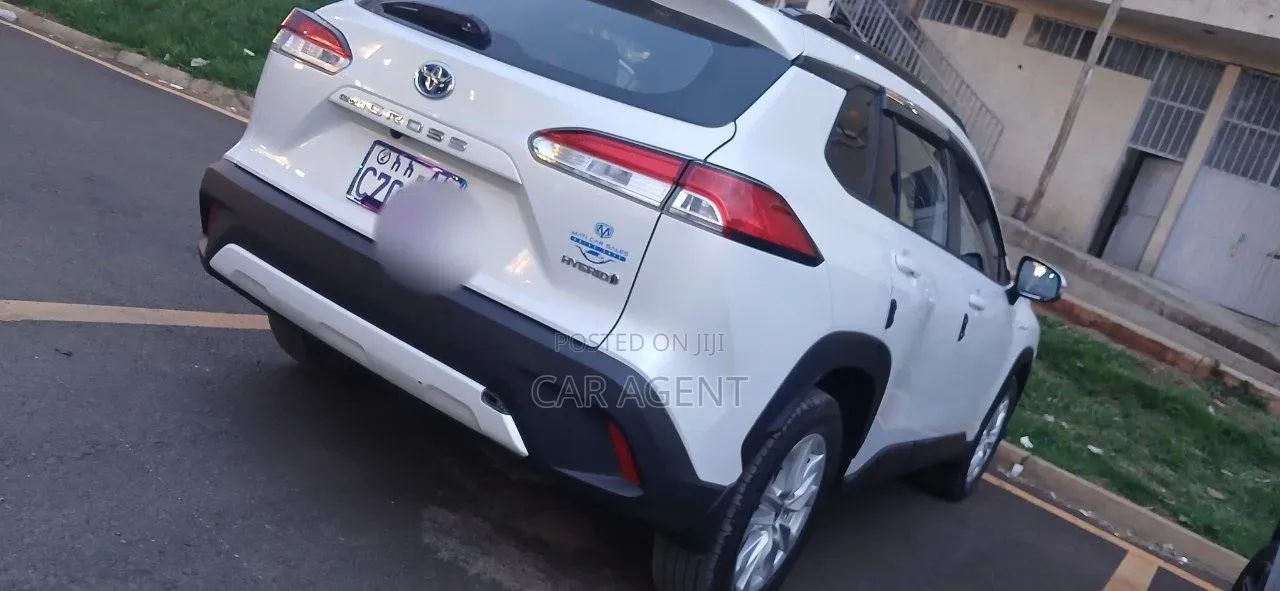 Toyota Corolla 2023 White