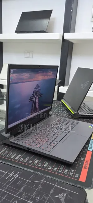 New Laptop Dell G15 5510 16GB Intel Core i7 SSD 1T
