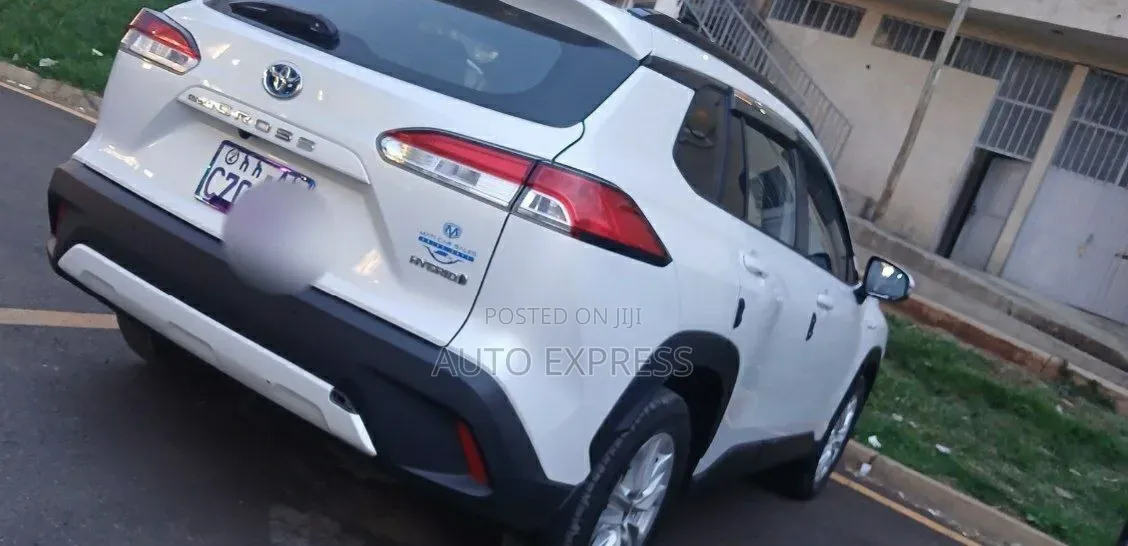 Toyota Corolla Cross 2023 White