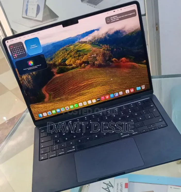 New Laptop Apple MacBook Air 2022 M2 16GB Apple M2 SSD 512GB
