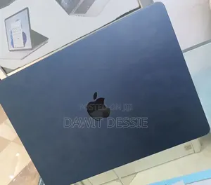 New Laptop Apple MacBook Air 2022 M2 16GB Apple M2 SSD 512GB