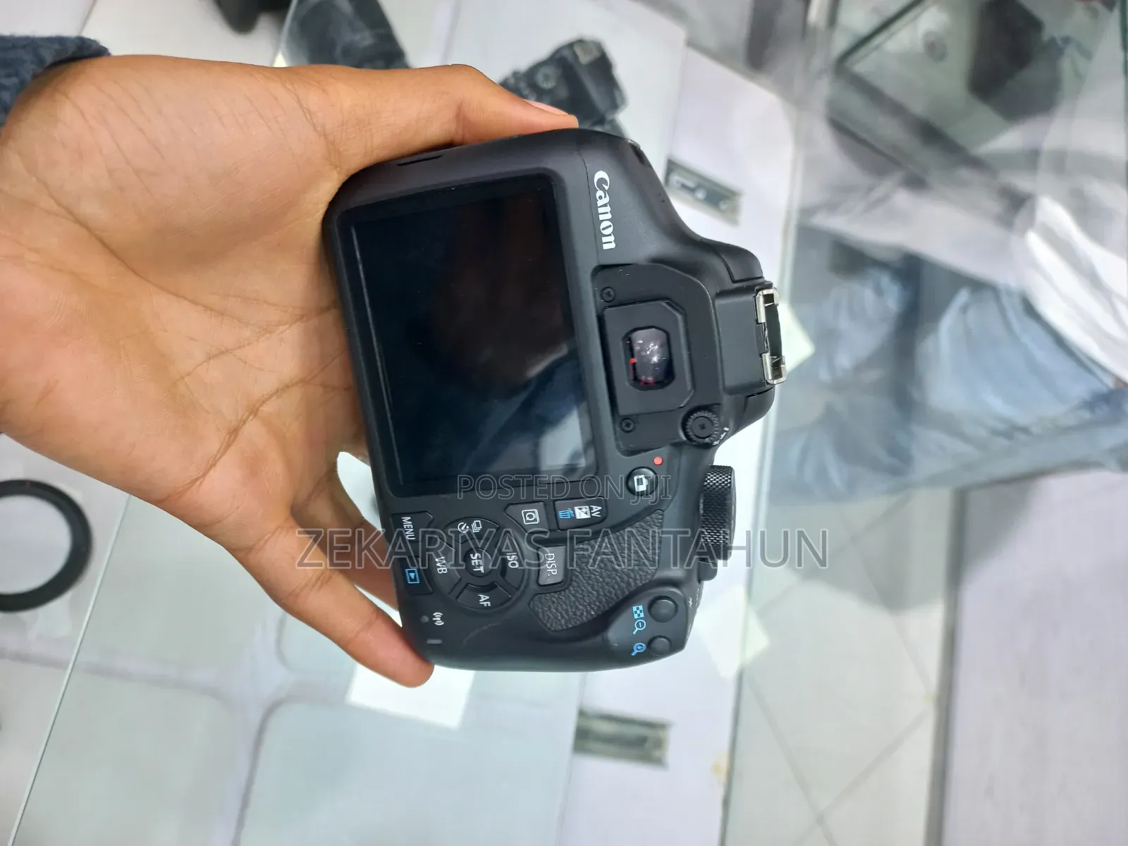 Canon 1300d New