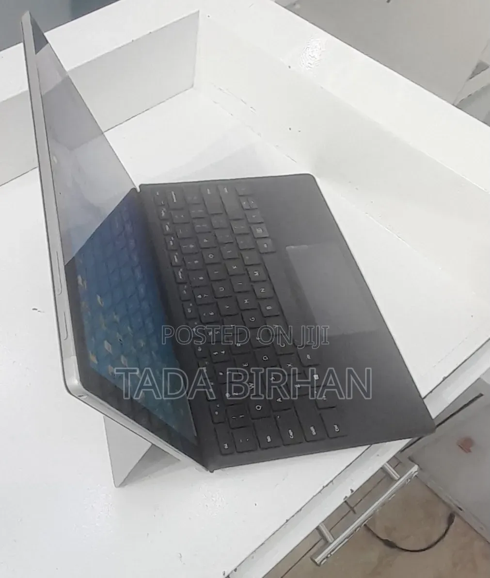 New Laptop Microsoft Surface 16GB Intel Core i5 SSD 256GB