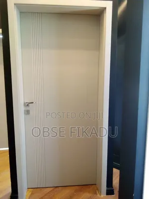 Crown Door