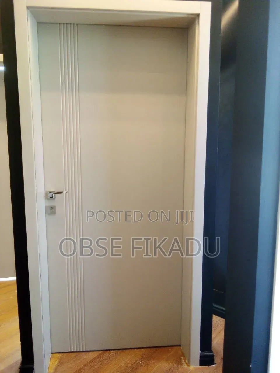 Crown Door