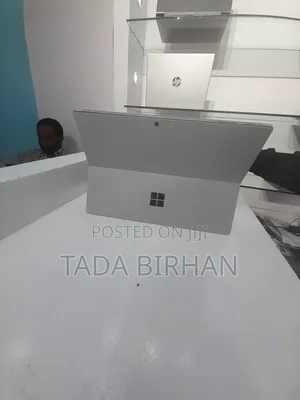 New Laptop Microsoft Surface 16GB Intel Core i5 SSD 256GB