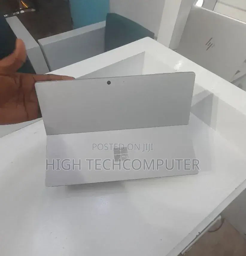 New Laptop Microsoft Surface 8GB Intel Core i5 SSD 256GB