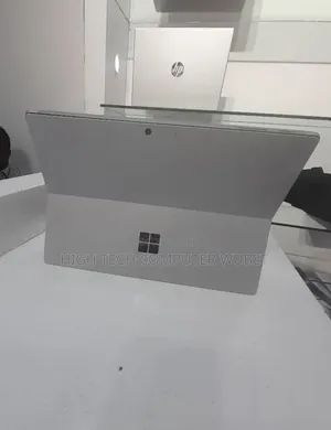 New Laptop Microsoft Surface 8GB Intel Core i5 SSD 256GB
