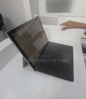 New Laptop Microsoft Surface 8GB Intel Core i5 SSD 256GB