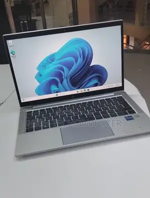 New Laptop HP EliteBook 830 G8 16GB Intel Core i5 SSD 512GB