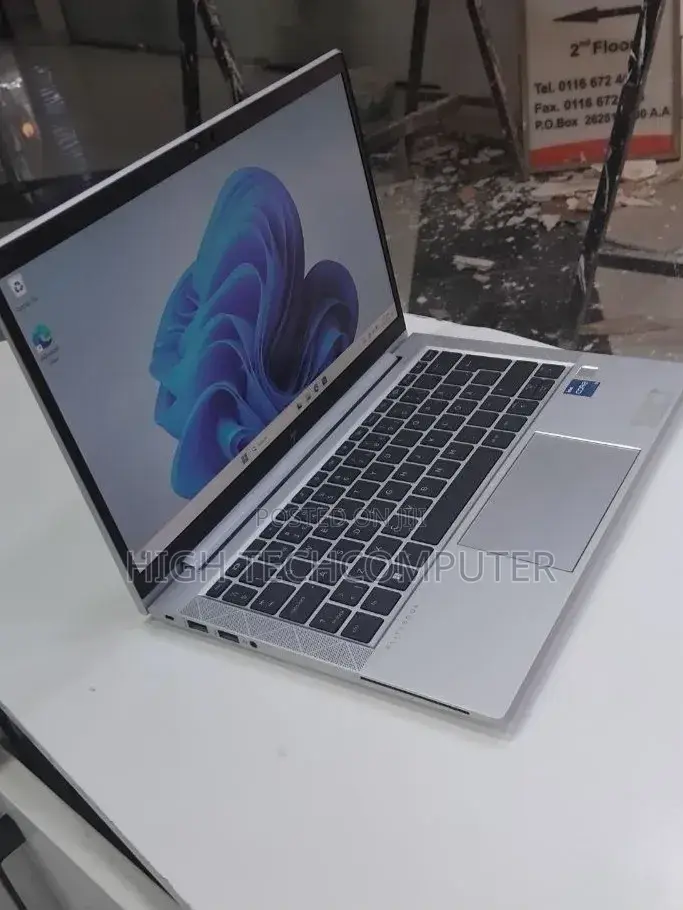 New Laptop HP EliteBook 830 G8 16GB Intel Core i5 SSD 512GB