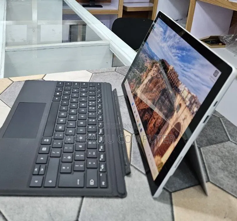 New Laptop Microsoft Surface Pro 7 8GB Intel Core i5 SSD 256GB