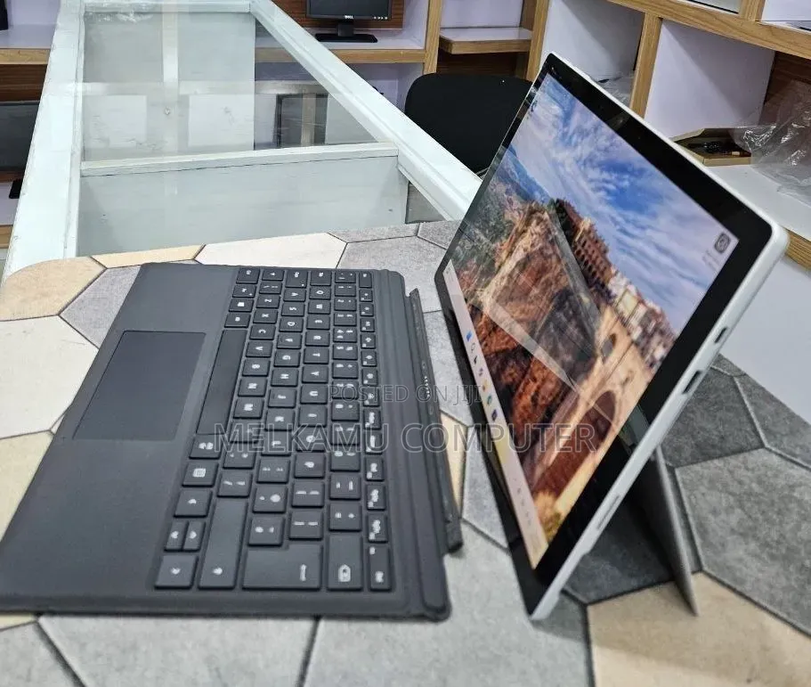 New Laptop Microsoft Surface Pro 7 8GB Intel Core i5 SSD 256GB