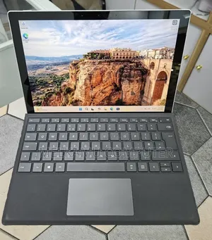 New Laptop Microsoft Surface Pro 7 8GB Intel Core i5 SSD 256GB