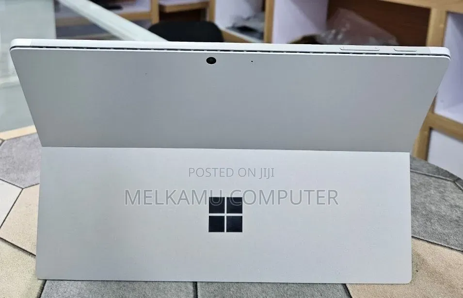 New Laptop Microsoft Surface Pro 7 8GB Intel Core i5 SSD 256GB