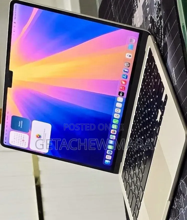 New Laptop Apple MacBook Air 2022 M2 16GB Intel SSD 256GB