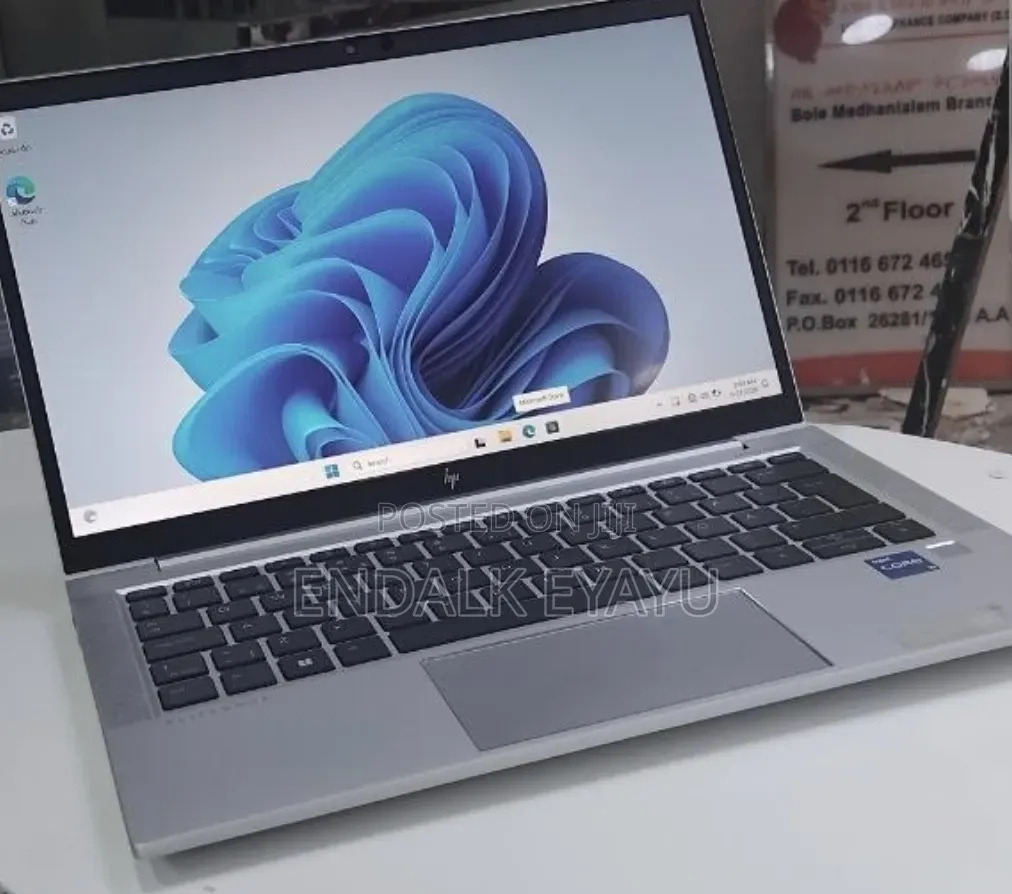 New Laptop HP EliteBook 830 G8 16GB Intel Core i5 SSD 512GB
