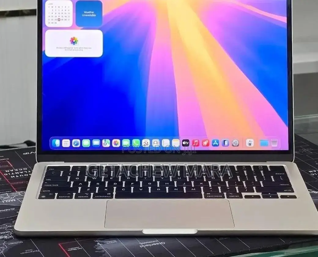 New Laptop Apple MacBook Air 2022 M2 16GB Intel SSD 256GB