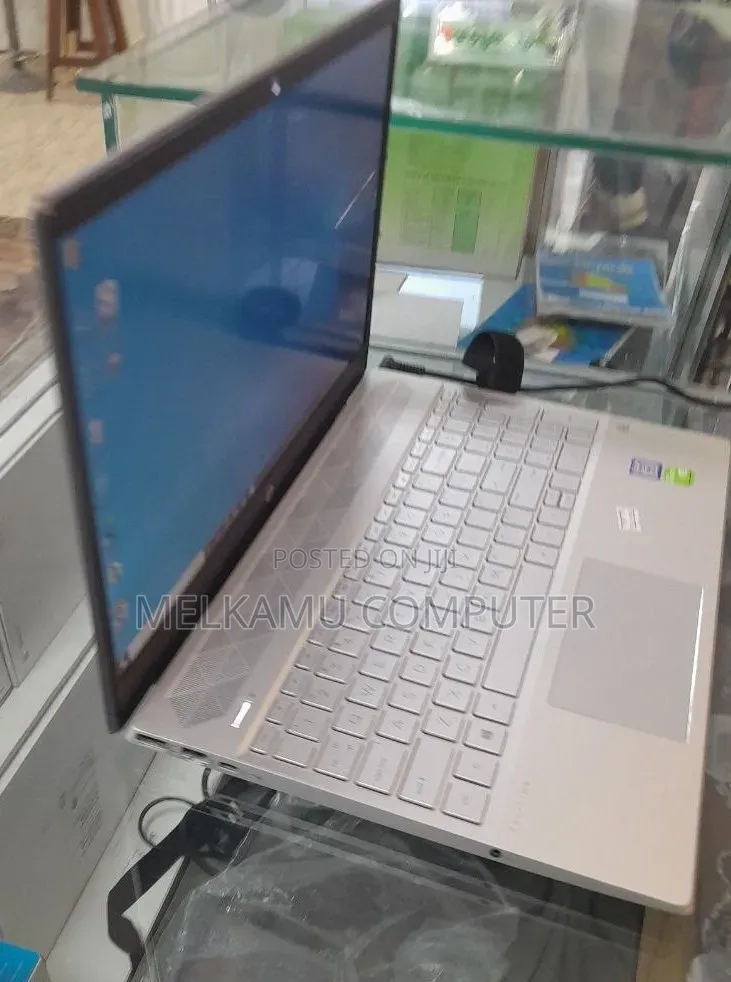 New Laptop HP Pavilion 15 16GB Intel Core i7 SSD 512GB
