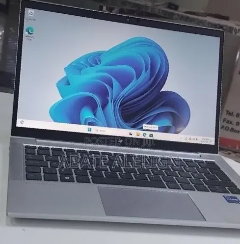 New Laptop HP EliteBook 830 G8 16GB Intel Core i5 SSD 512GB