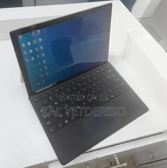 New Laptop Microsoft Surface Pro 9 8GB Intel Core i5 SSD 256GB