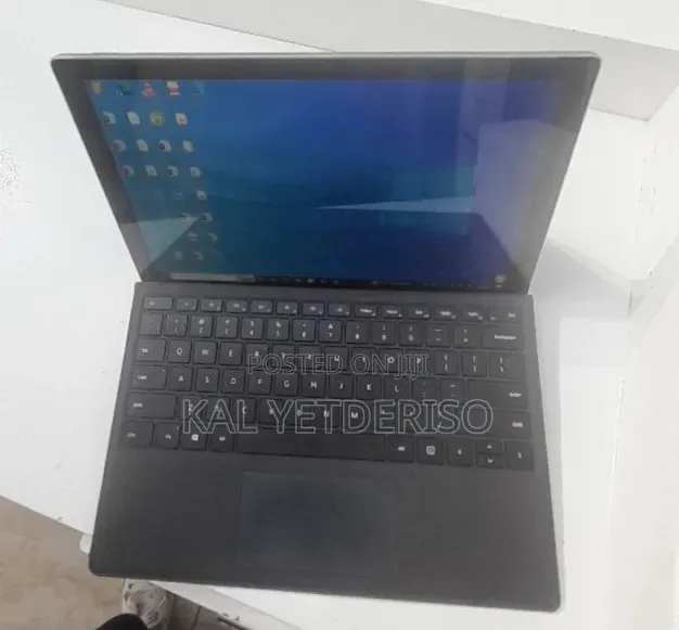 New Laptop Microsoft Surface Pro 9 8GB Intel Core i5 SSD 256GB