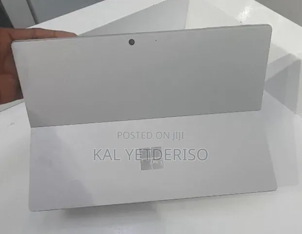 New Laptop Microsoft Surface Pro 9 8GB Intel Core i5 SSD 256GB