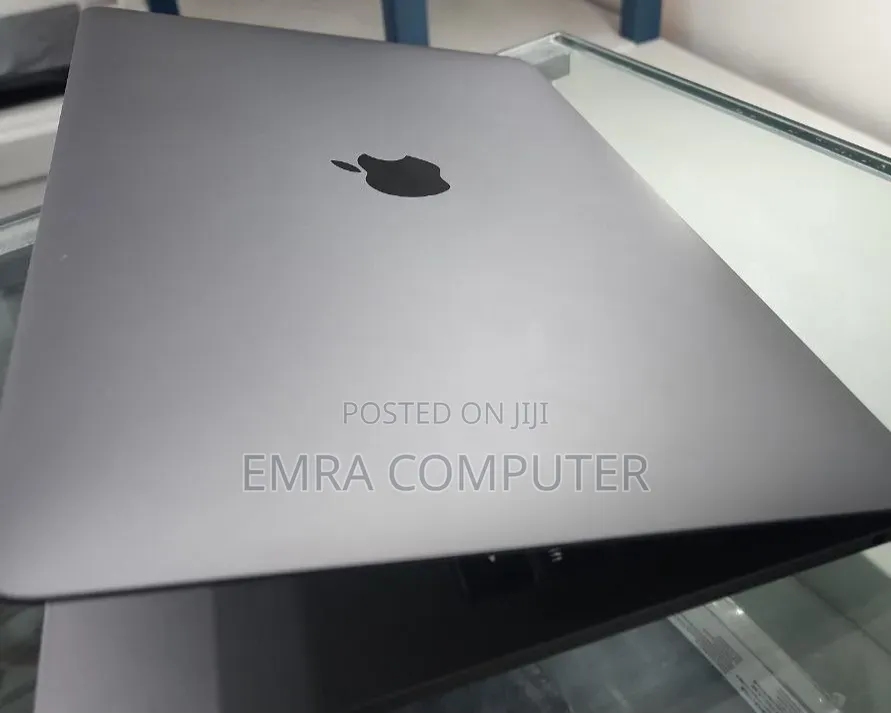 New Laptop Apple MacBook Pro 2019 8GB Intel Core i5 SSD 256GB