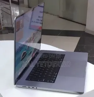 New Laptop Apple 32GB SSD 1T
