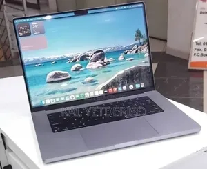 New Laptop Apple 32GB SSD 1T
