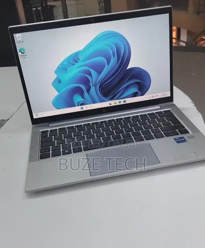 New Laptop HP EliteBook 830 G8 16GB Intel Core i5 SSD 512GB