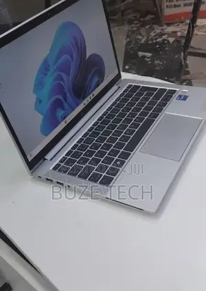 New Laptop HP EliteBook 830 G8 16GB Intel Core i5 SSD 512GB