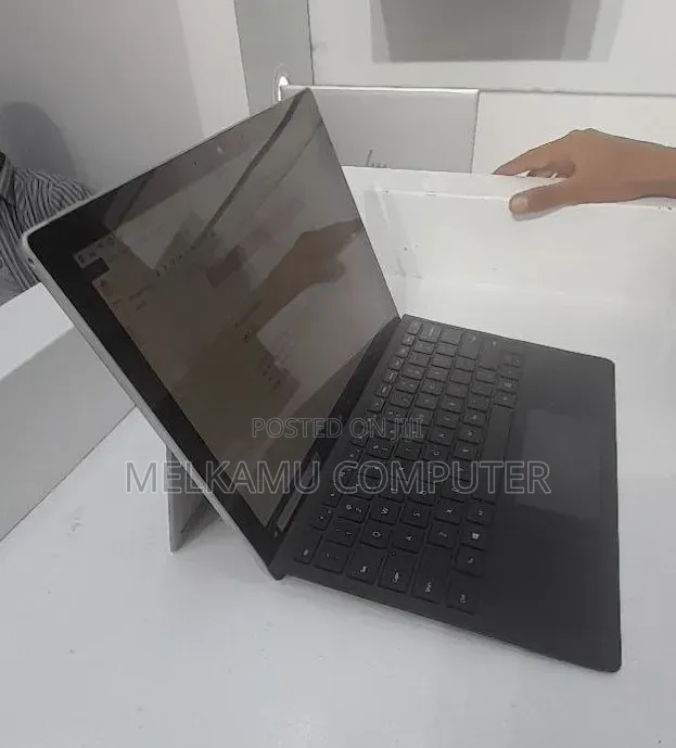 New Laptop Microsoft Surface Pro 8 8GB Intel Core i5 SSD 256GB