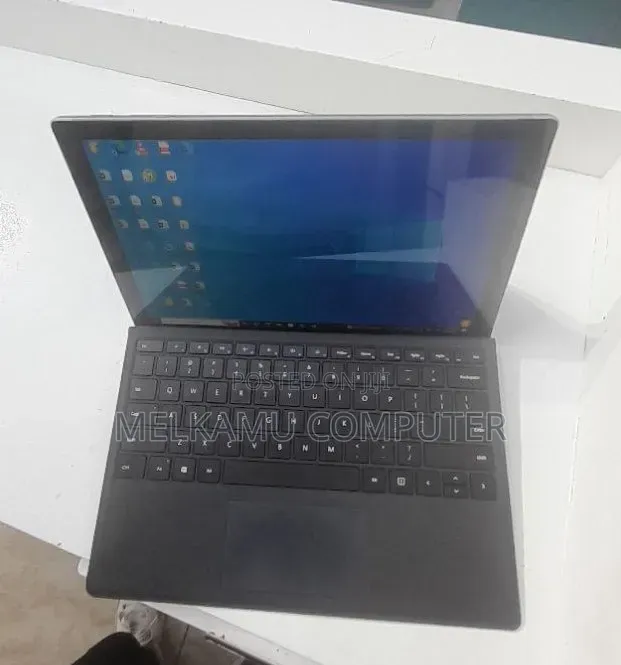 New Laptop Microsoft Surface Pro 8 8GB Intel Core i5 SSD 256GB