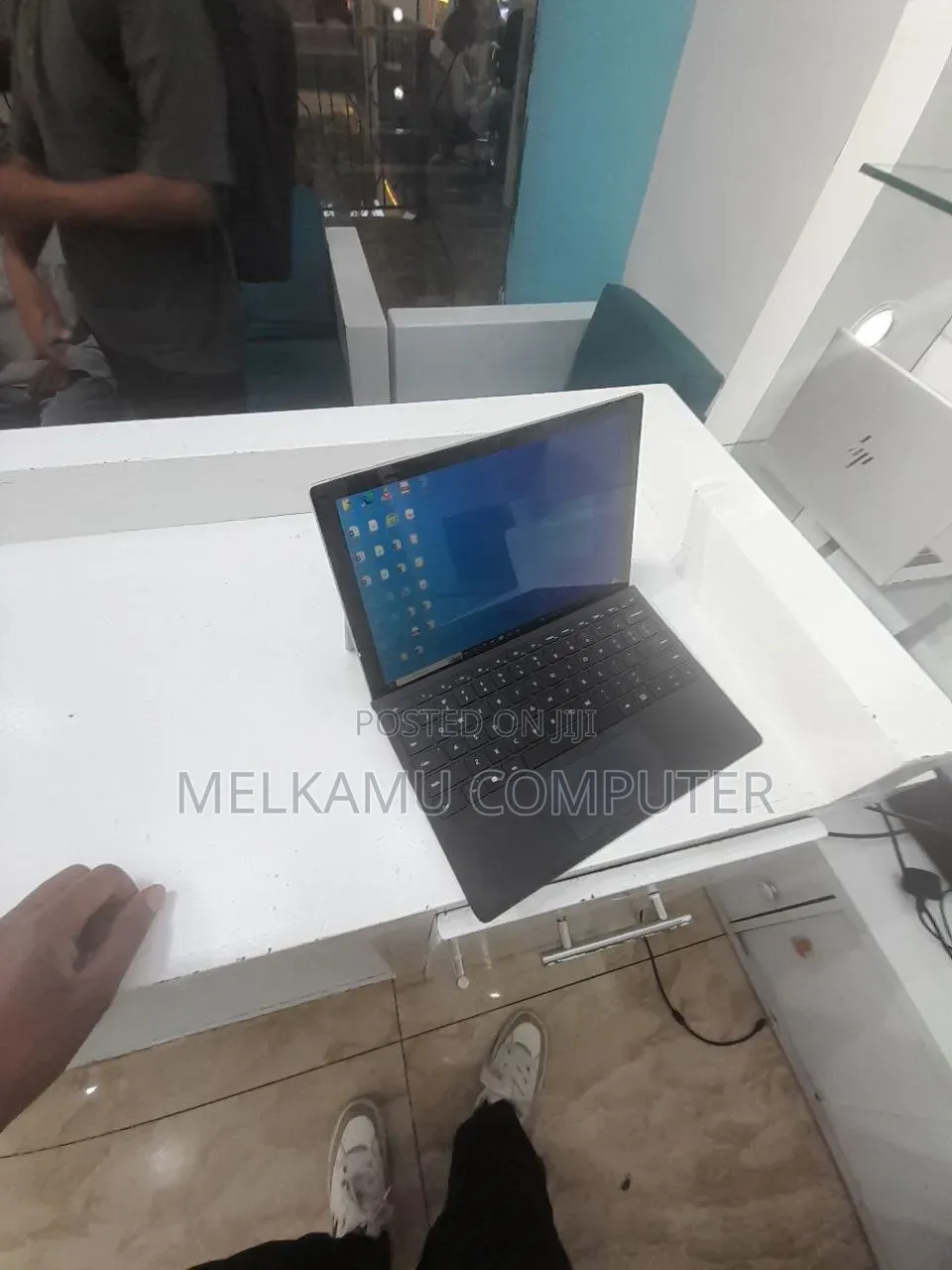 New Laptop Microsoft Surface Pro 8 8GB Intel Core i5 SSD 256GB
