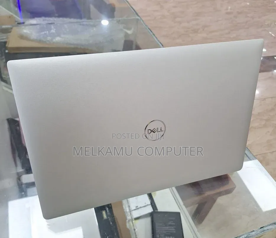 New Laptop Dell XPS 15 7590 16GB Intel Core i7 SSD 512GB