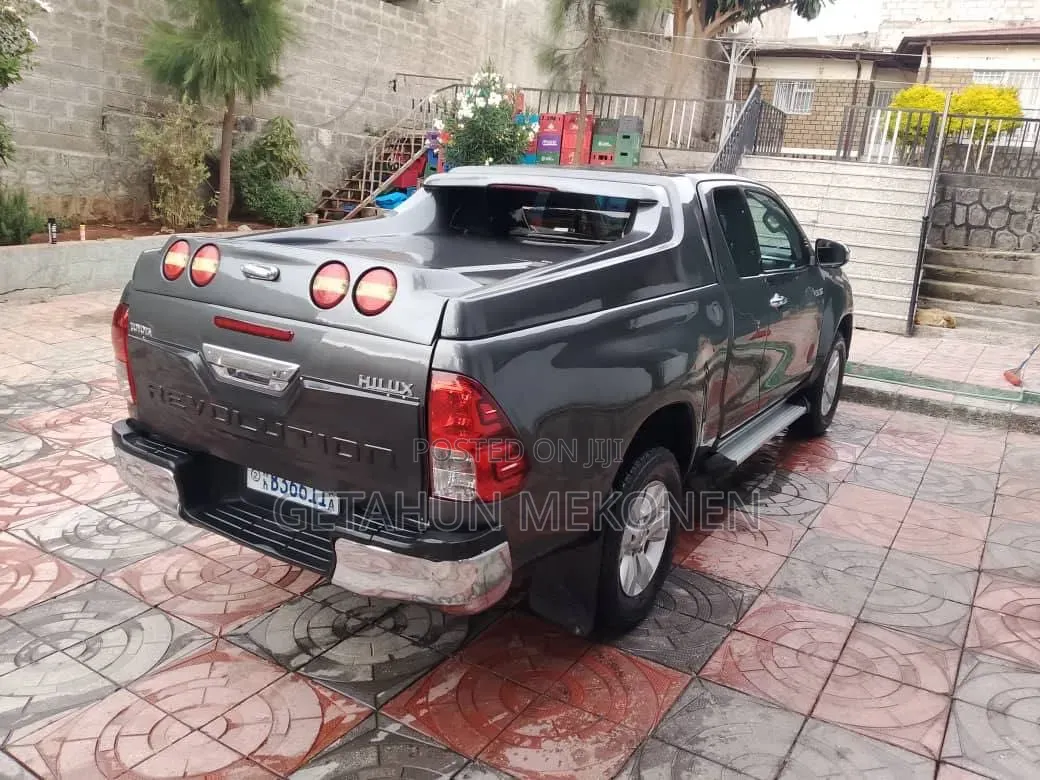 Toyota Hilux 2018 Gray