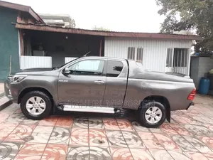 Toyota Hilux 2018 Gray