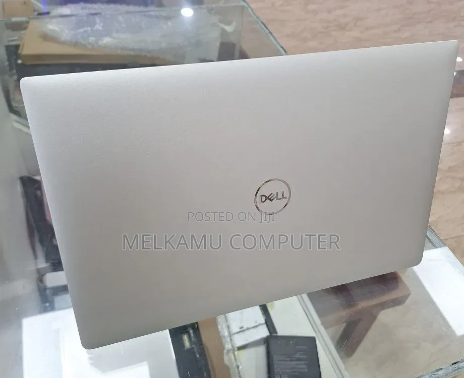 New Laptop Dell XPS 15 7590 16GB Intel Core i7 SSD 512GB