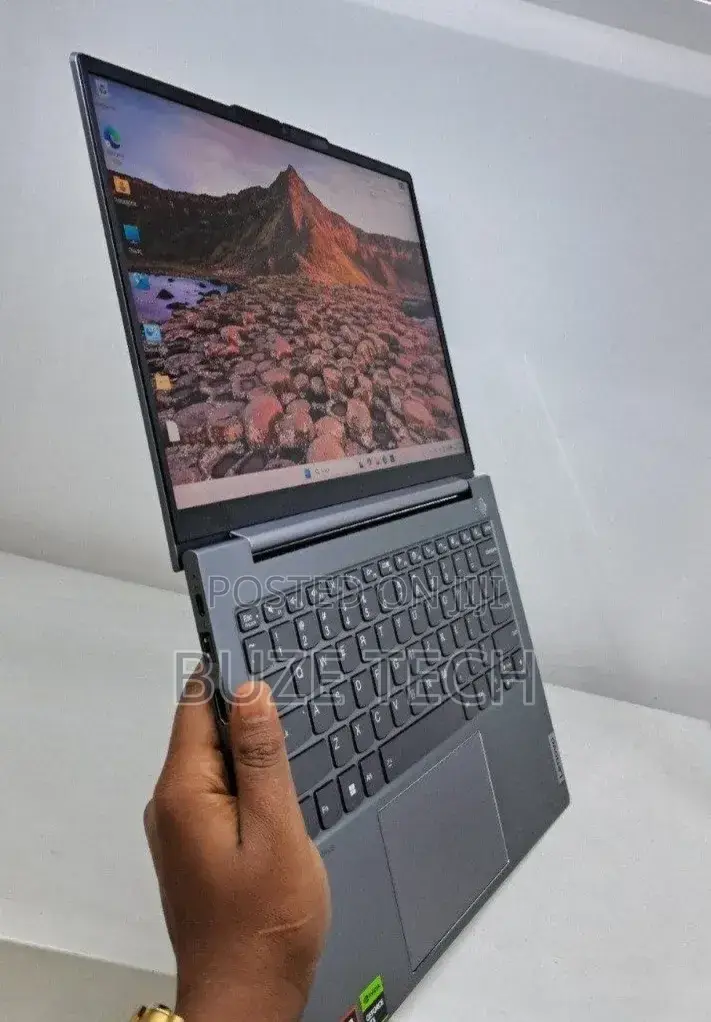 New Laptop Lenovo Thinkbook 14 32GB AMD Ryzen 7 SSD 512GB