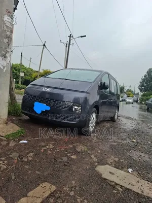 Hyundai Staria 2023 Gray