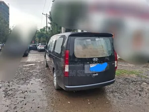 Hyundai Staria 2023 Gray