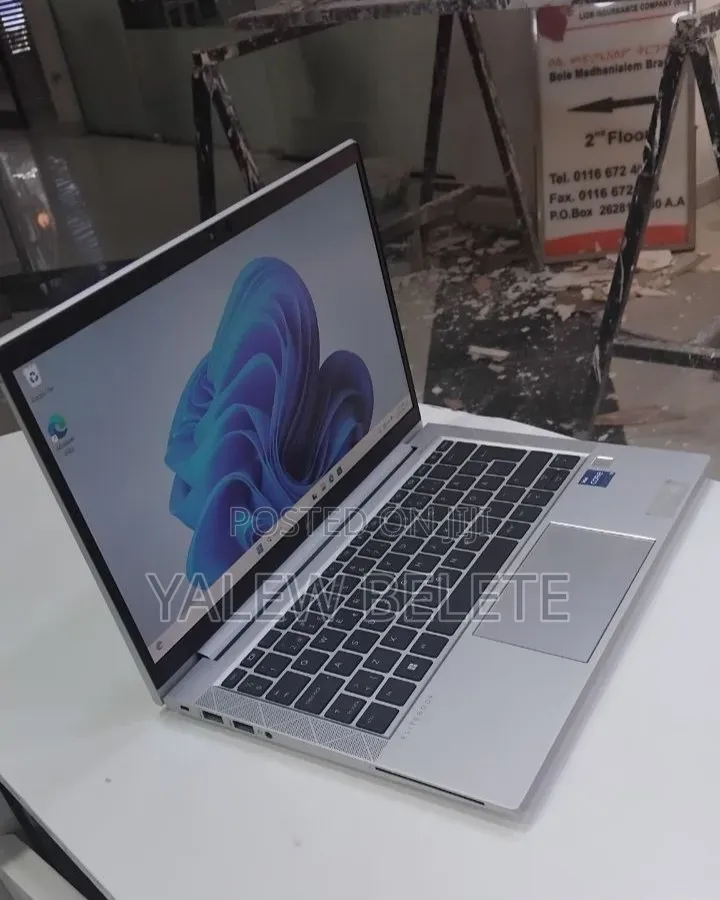 New Laptop HP EliteBook 830 G8 16GB Intel Core i5 SSD 512GB