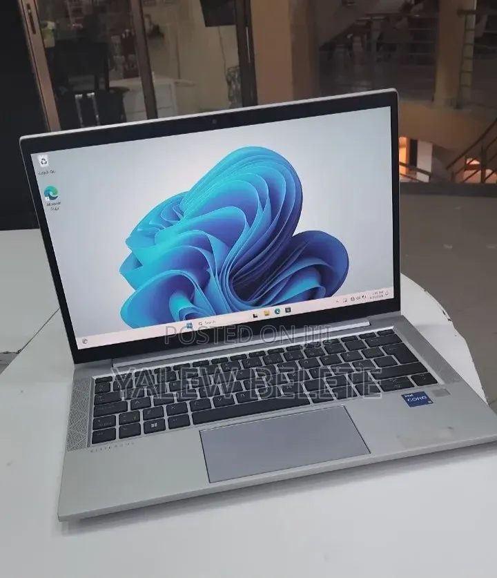 New Laptop HP EliteBook 830 G8 16GB Intel Core i5 SSD 512GB