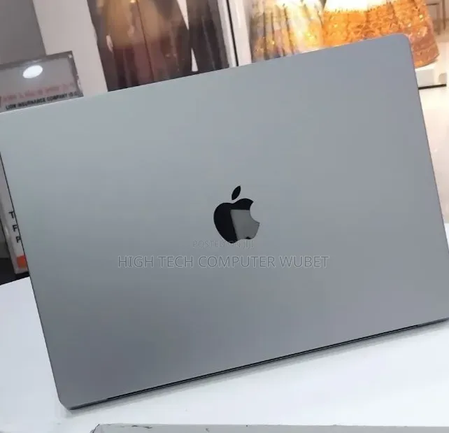 New Laptop Apple MacBook Pro 2025 M5 64GB Apple M5 Pro SSD 1T