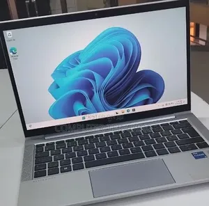 New Laptop HP EliteBook 830 G8 16GB Intel Core i5 SSD 512GB