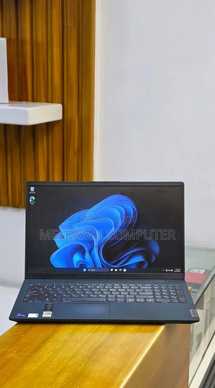New Laptop Lenovo Ideapad 3 12GB Intel Core i7 SSD 512GB
