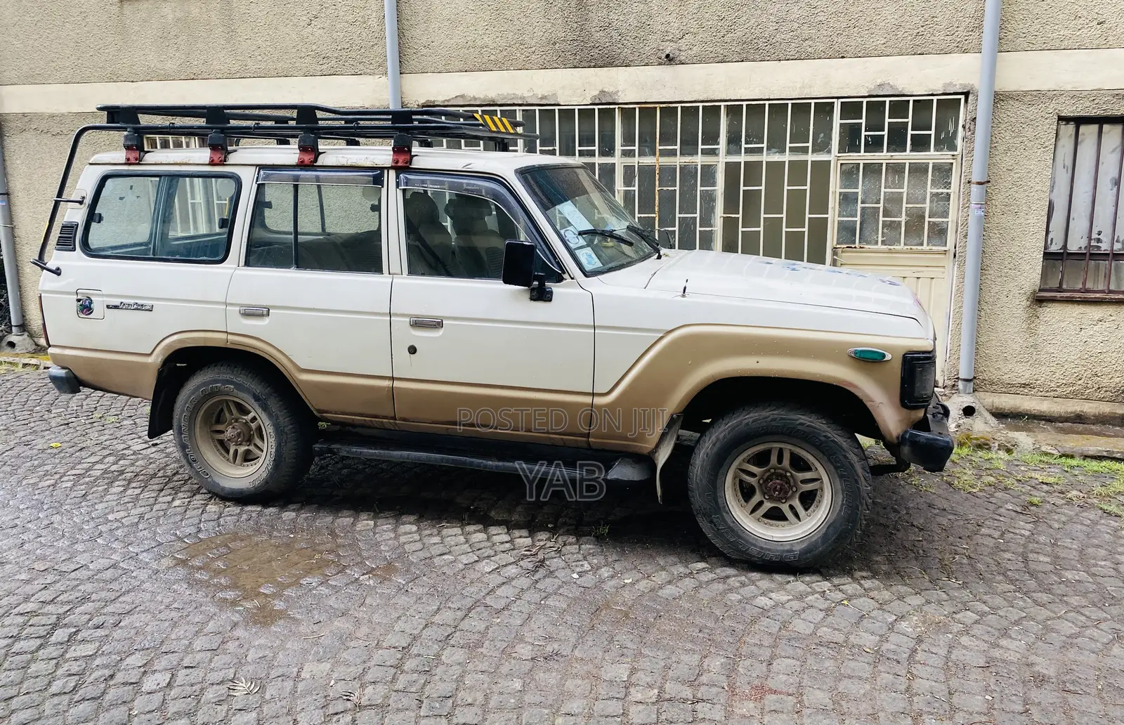 Toyota Land Cruiser 1989 White